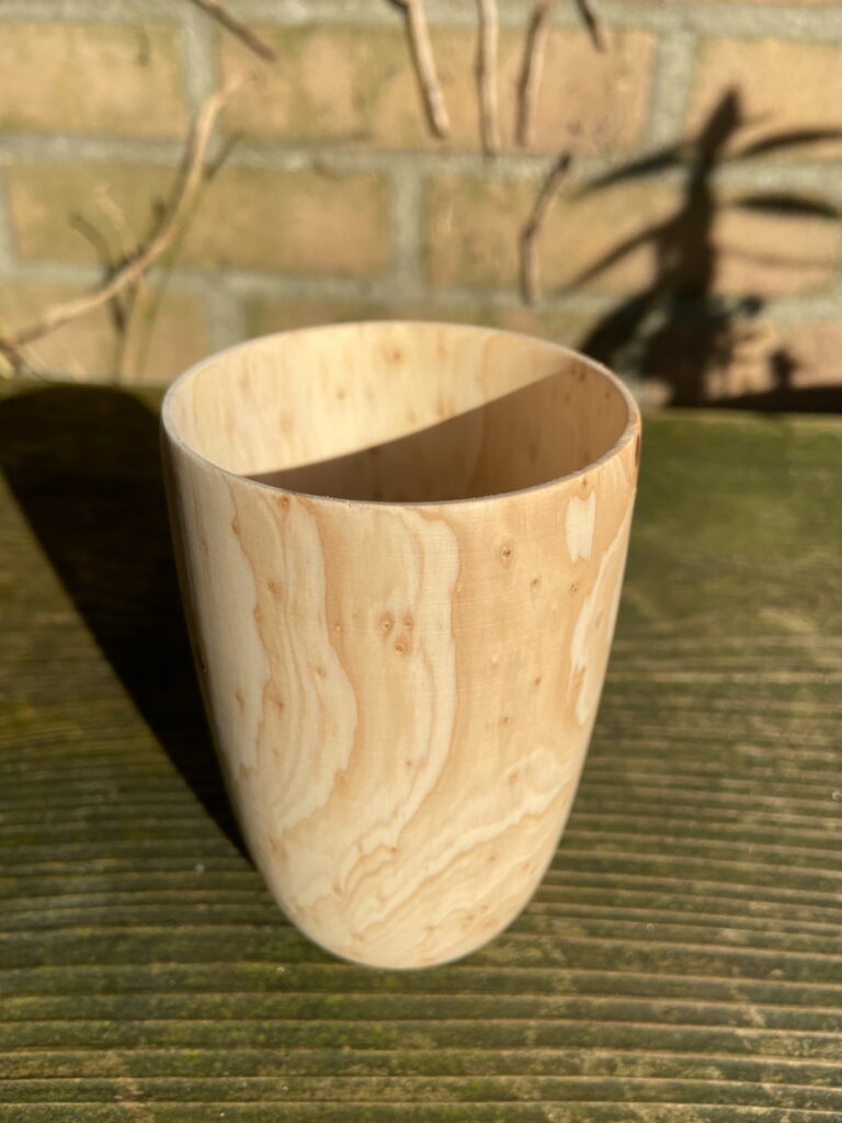 Bekertje van waarschijnlijk Cipres, 22 maart 2020.