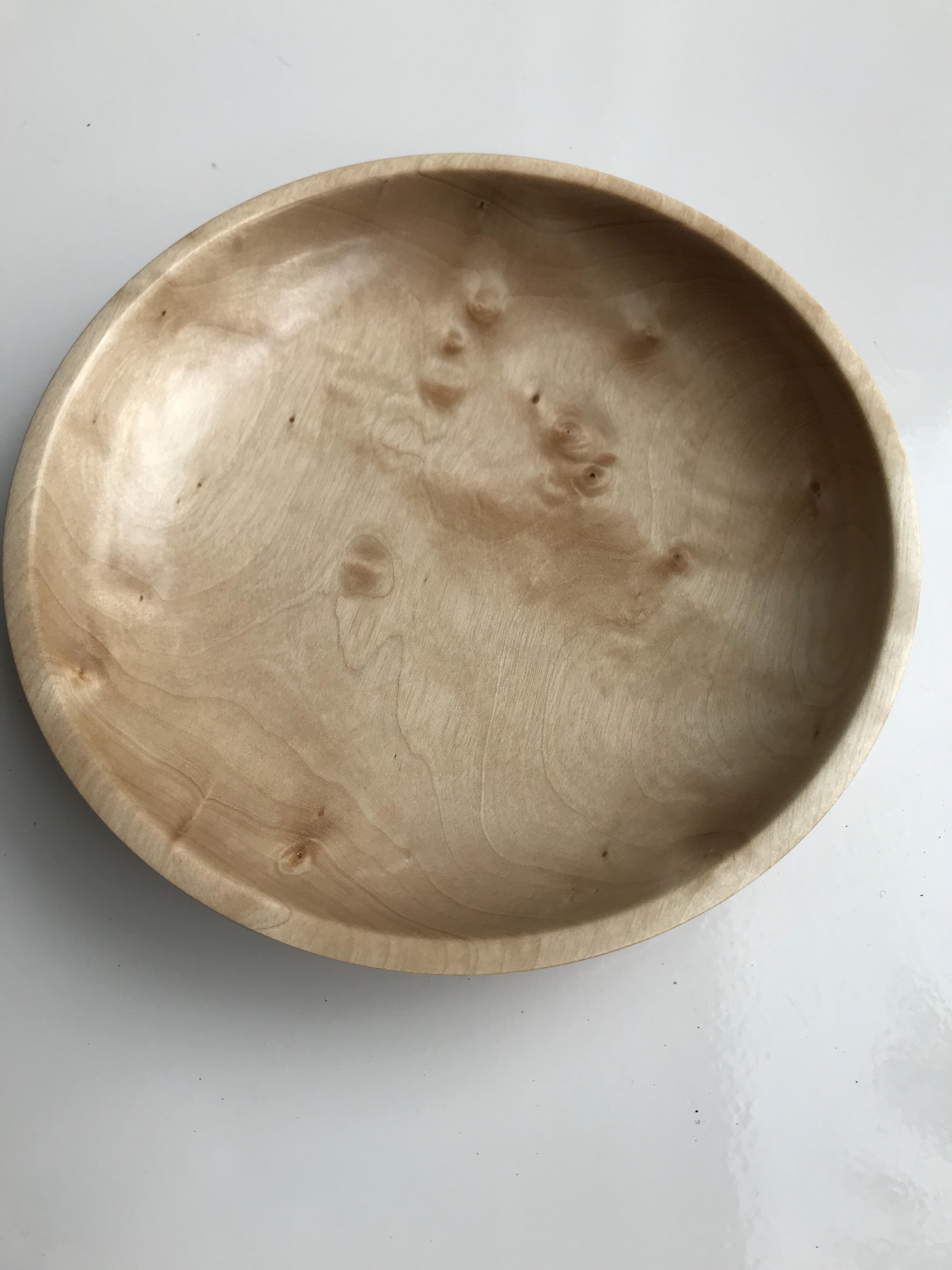 Mazurberk, afgewerkt met Chestnut cellulose Sanding sealer, Chestnut melamine lak, woodwax 22. 21 November 2018.