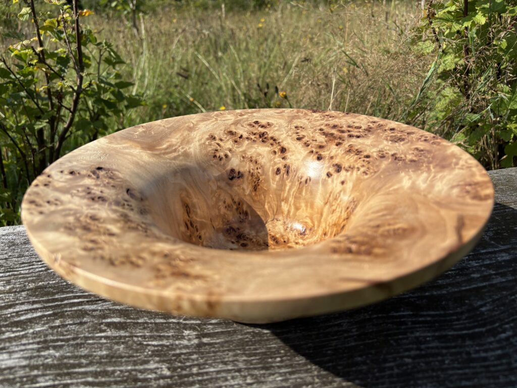 Mappa Burl. Afgewerkt met Borma Hardtop Polish in spuitbus.